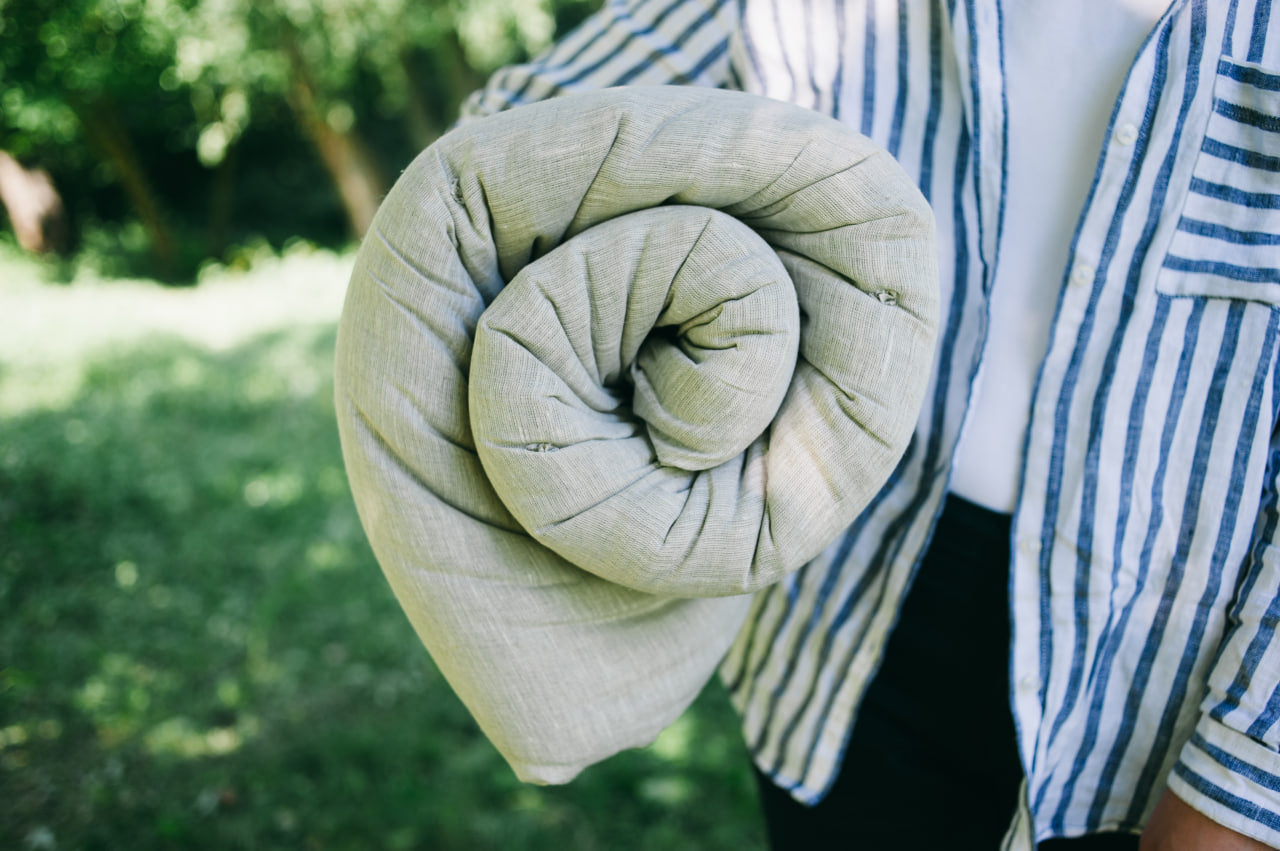 How do the Zafu and Zabuton meditation cushions enhance the meditation experience?
