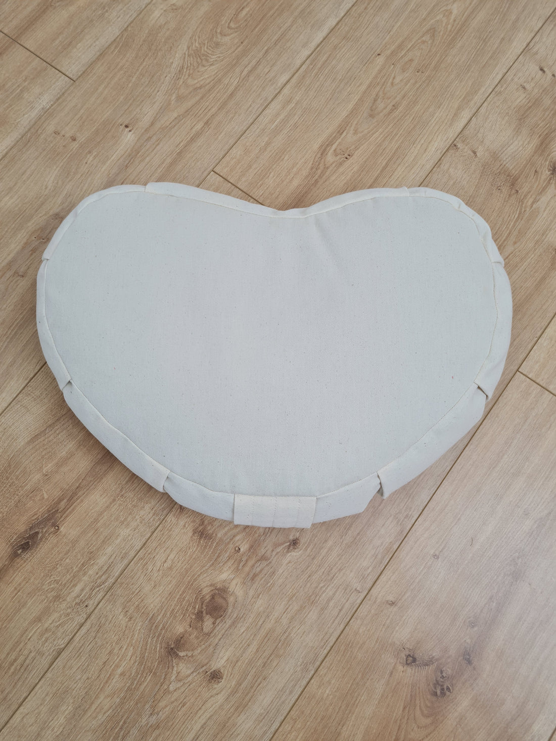 Heart-shaped floor cushion filled Buckwheat hulls in natural undyed cotton fabric/Organic cushion/Meditation pillow for Yoga studio