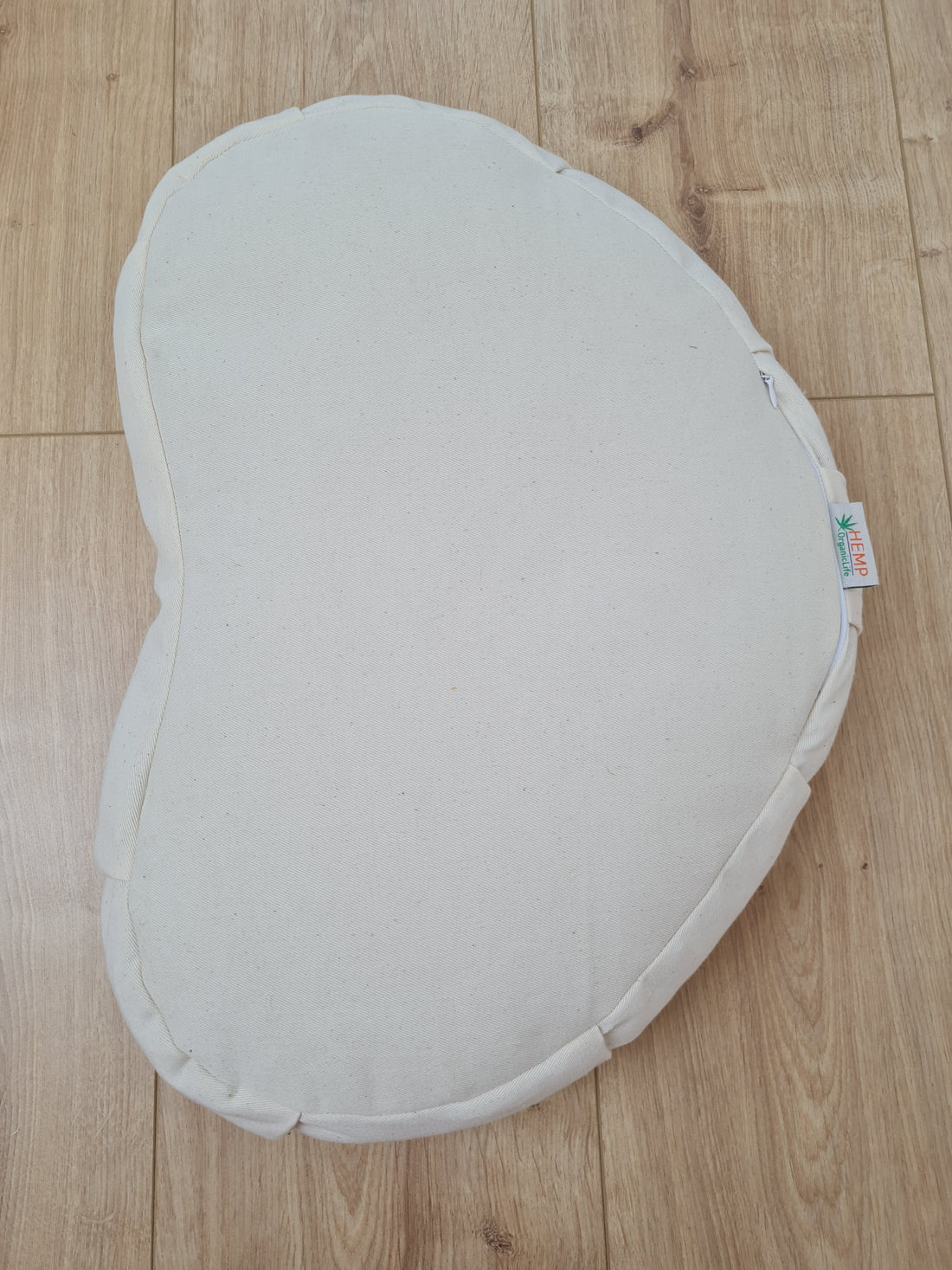Heart-shaped floor cushion filled Buckwheat hulls in natural undyed cotton fabric/Organic cushion/Meditation pillow for Yoga studio