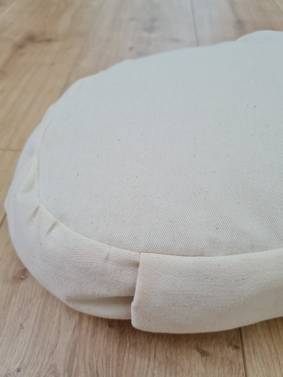 Heart-shaped floor cushion filled Buckwheat hulls in natural undyed cotton fabric/Organic cushion/Meditation pillow for Yoga studio