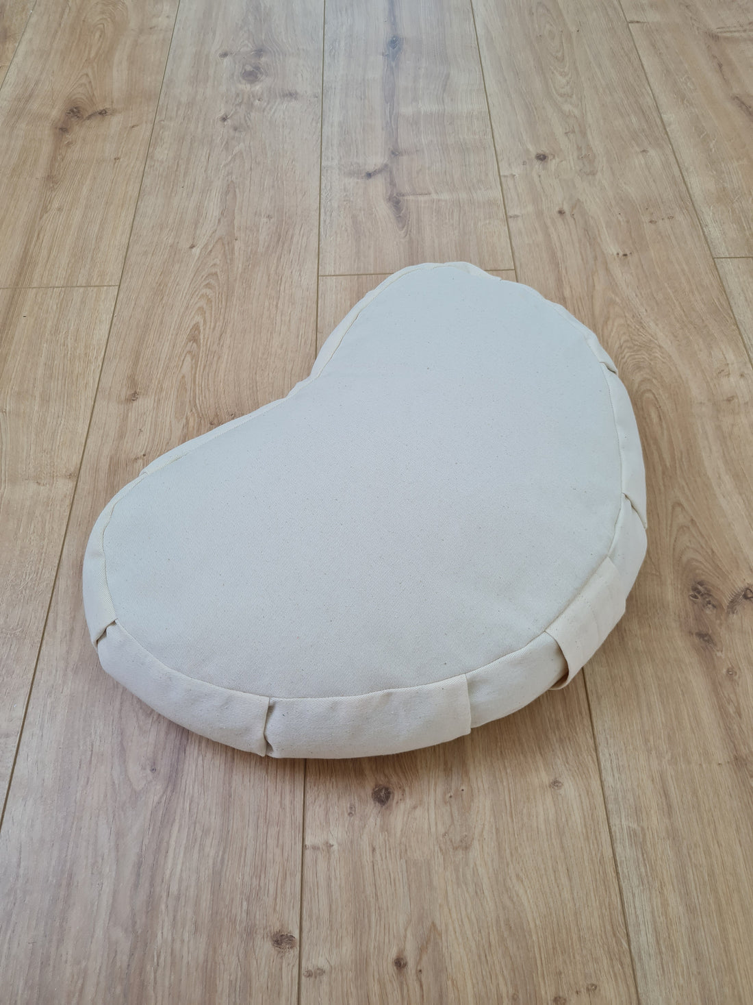 Heart-shaped floor cushion filled Buckwheat hulls in natural undyed cotton fabric/Organic cushion/Meditation pillow for Yoga studio