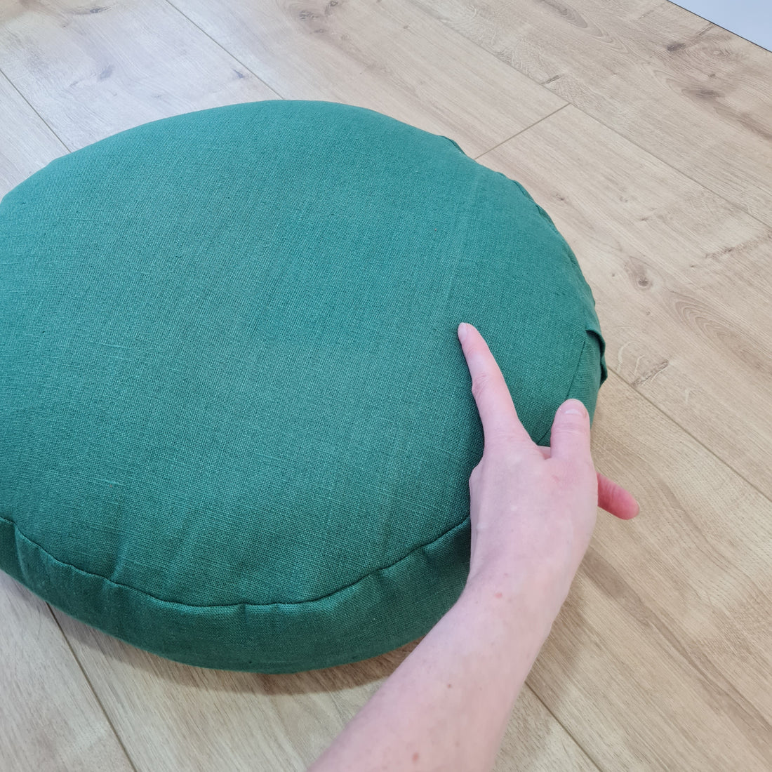 D 16.5"x H 3.15" (D 42 x H 8 cm) Zafu Green Linen floor cushion with Buckwheat hulls /Organic Meditation cushion/buckwheat