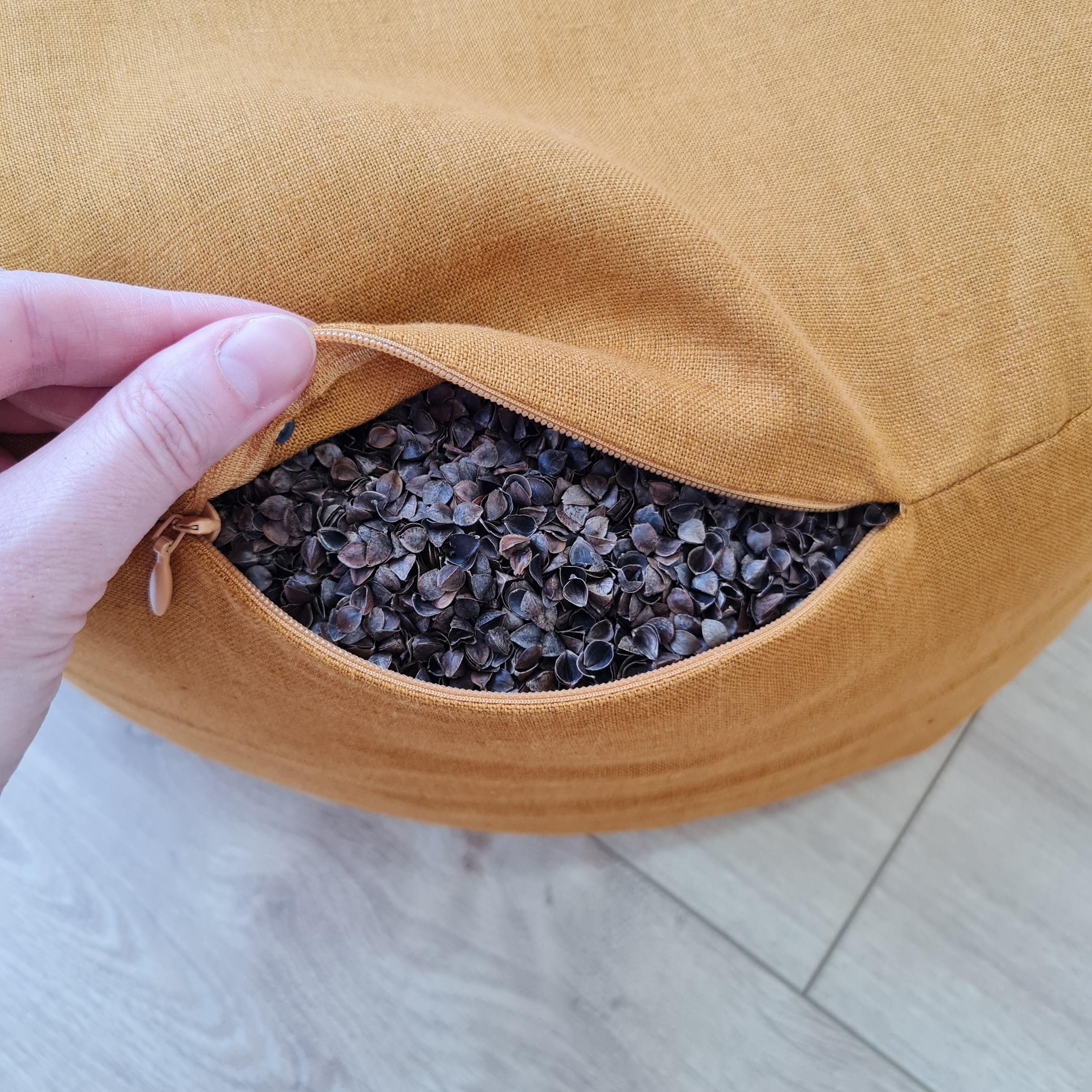 Zafu Linen floor cushion with Buckwheat hulls /Organic Meditation cushion/buckwheat