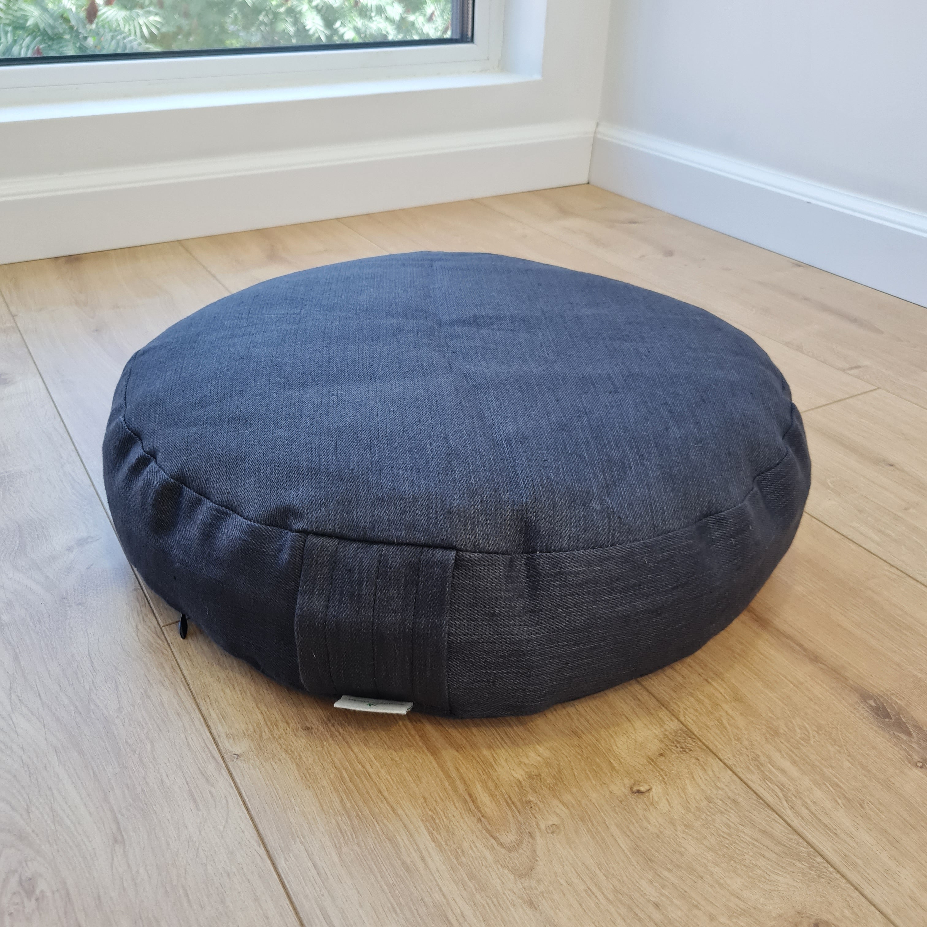 Zafu Linen floor cushion with Buckwheat hulls /Organic Meditation cushion/buckwheat
