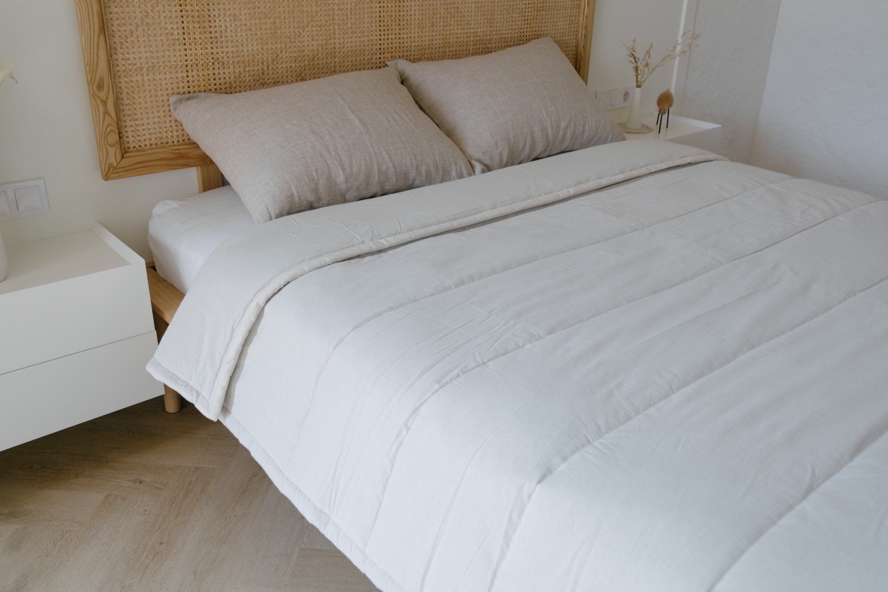 Hemp Linen Blanket – Hemp Fiber filled Comforter in Natural non-dyed Soft Washed Linen Cotton fabric, Breathable Natural Bedding