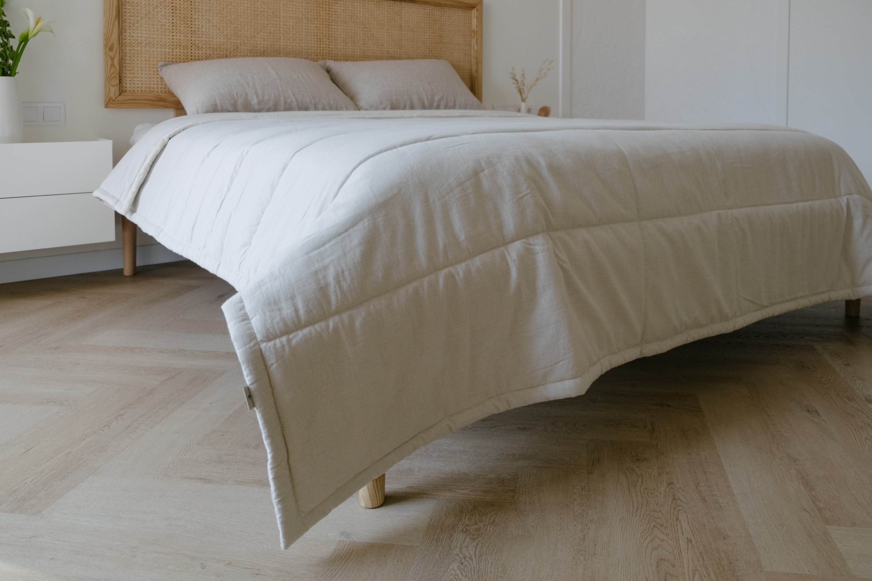 Hemp Linen Blanket – Hemp Fiber filled Comforter in Natural non-dyed Soft Washed Linen Cotton fabric, Breathable Natural Bedding