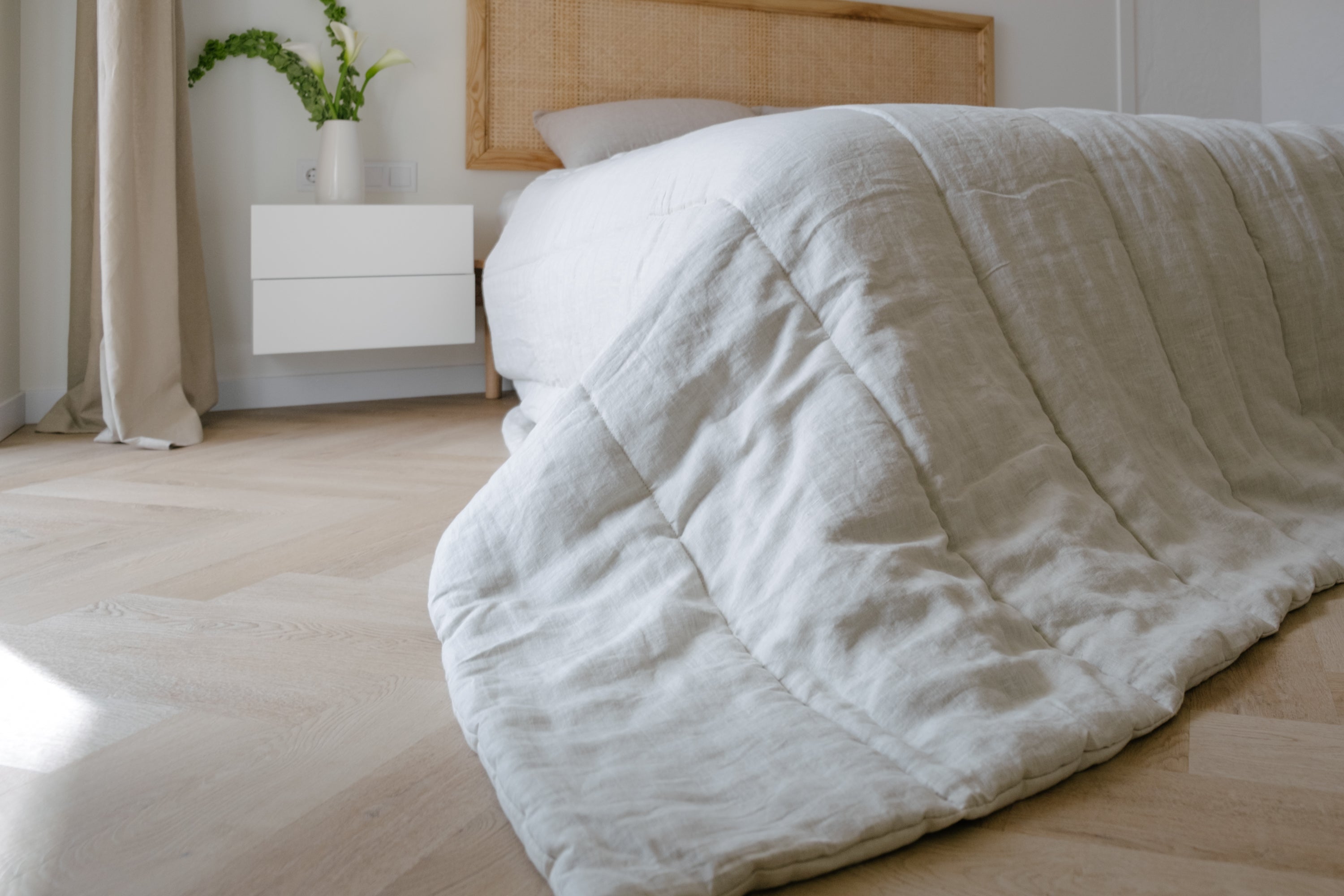 300 gr.m2 Milky HEMP LINEN Comforter Natural Blanket / Organic Hemp Fiber in Soft Linen fabric / Hand Made Custom Sizes / Full Queen King