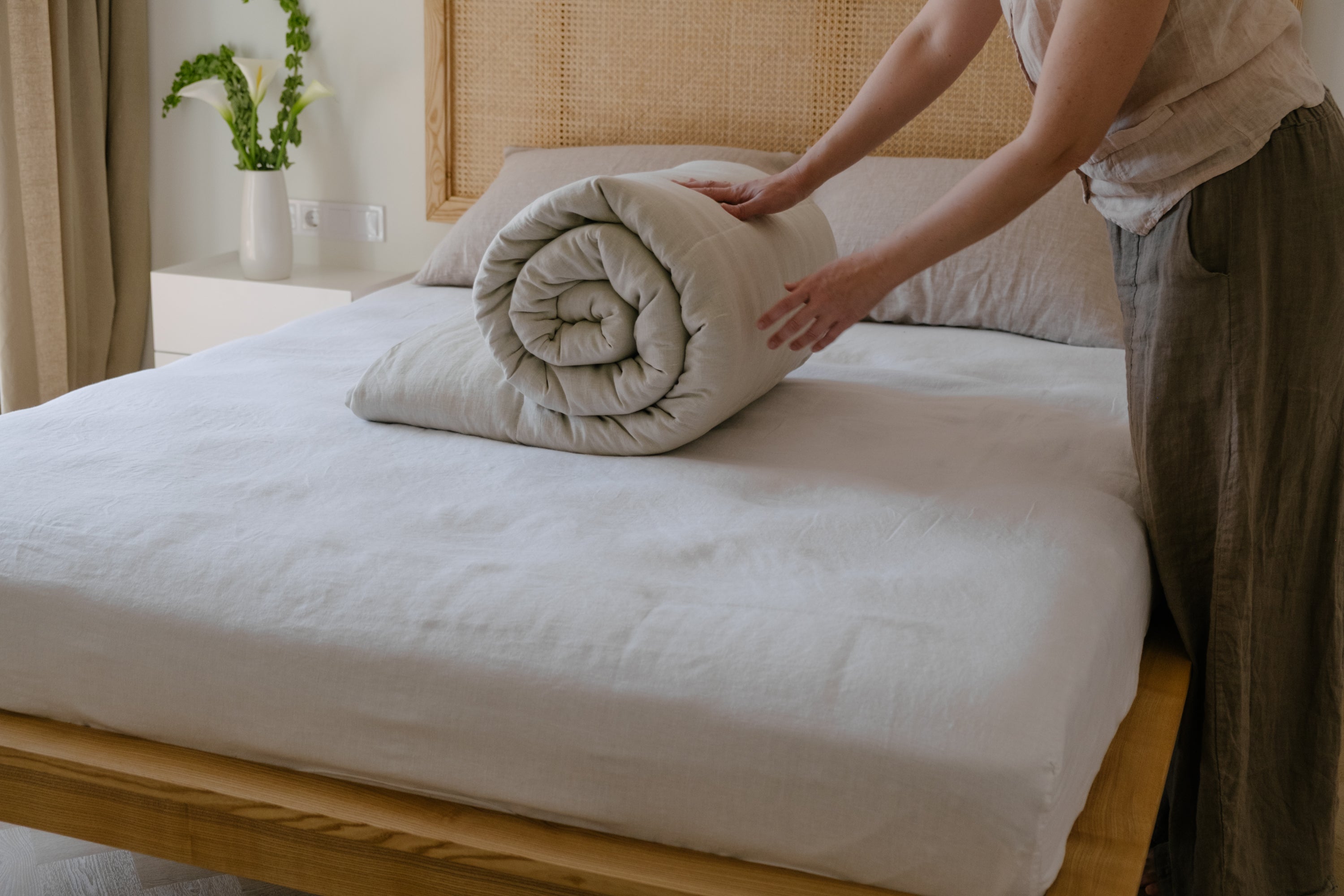 300 gr.m2 Milky HEMP LINEN Comforter Natural Blanket / Organic Hemp Fiber in Soft Linen fabric / Hand Made Custom Sizes / Full Queen King