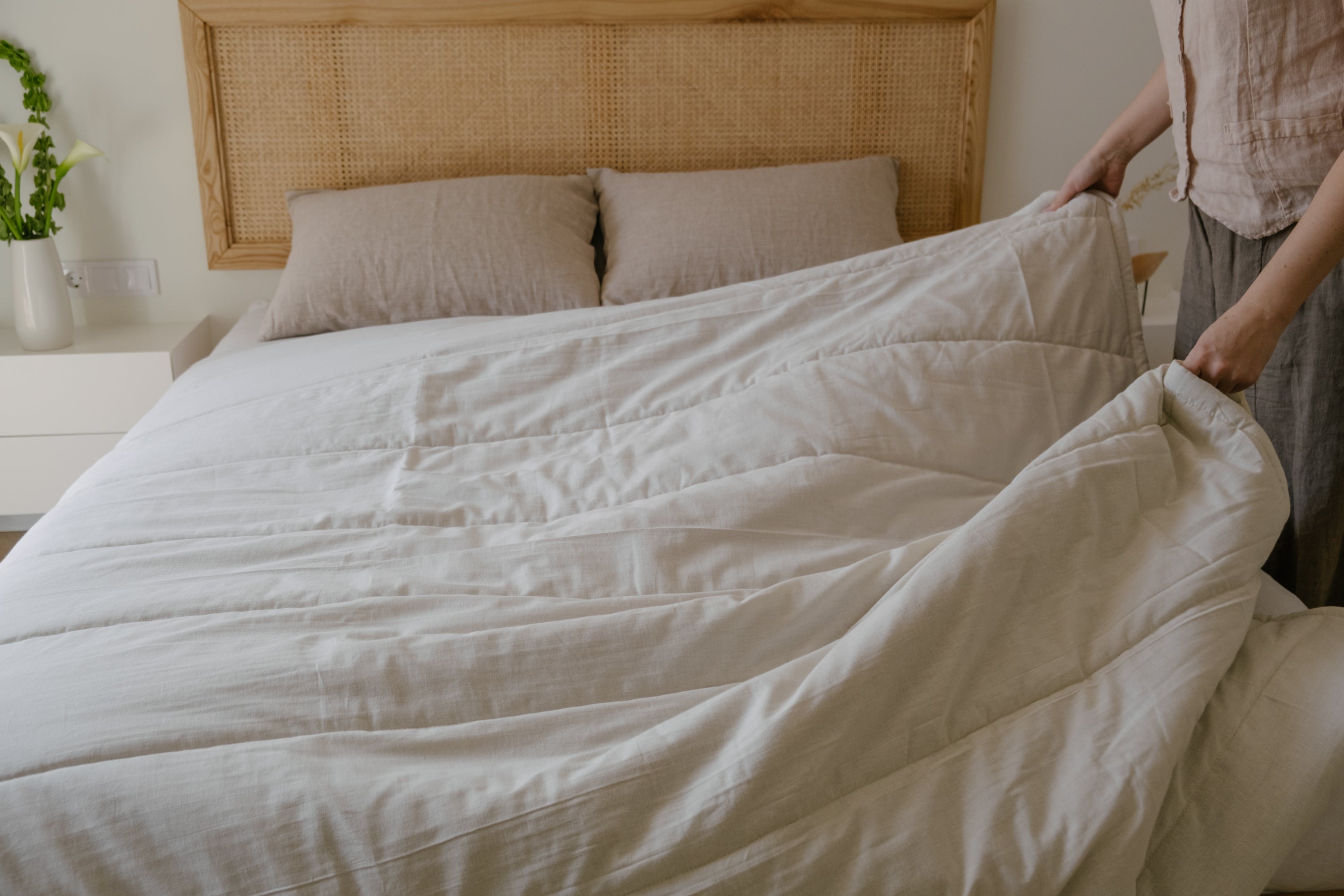 Hemp Summer Blanket 200gsm – Hemp Fiber filled Lightweight Comforter, Soft Washed Cotton Milk Color, Breathable Natural Bedding, Quilt