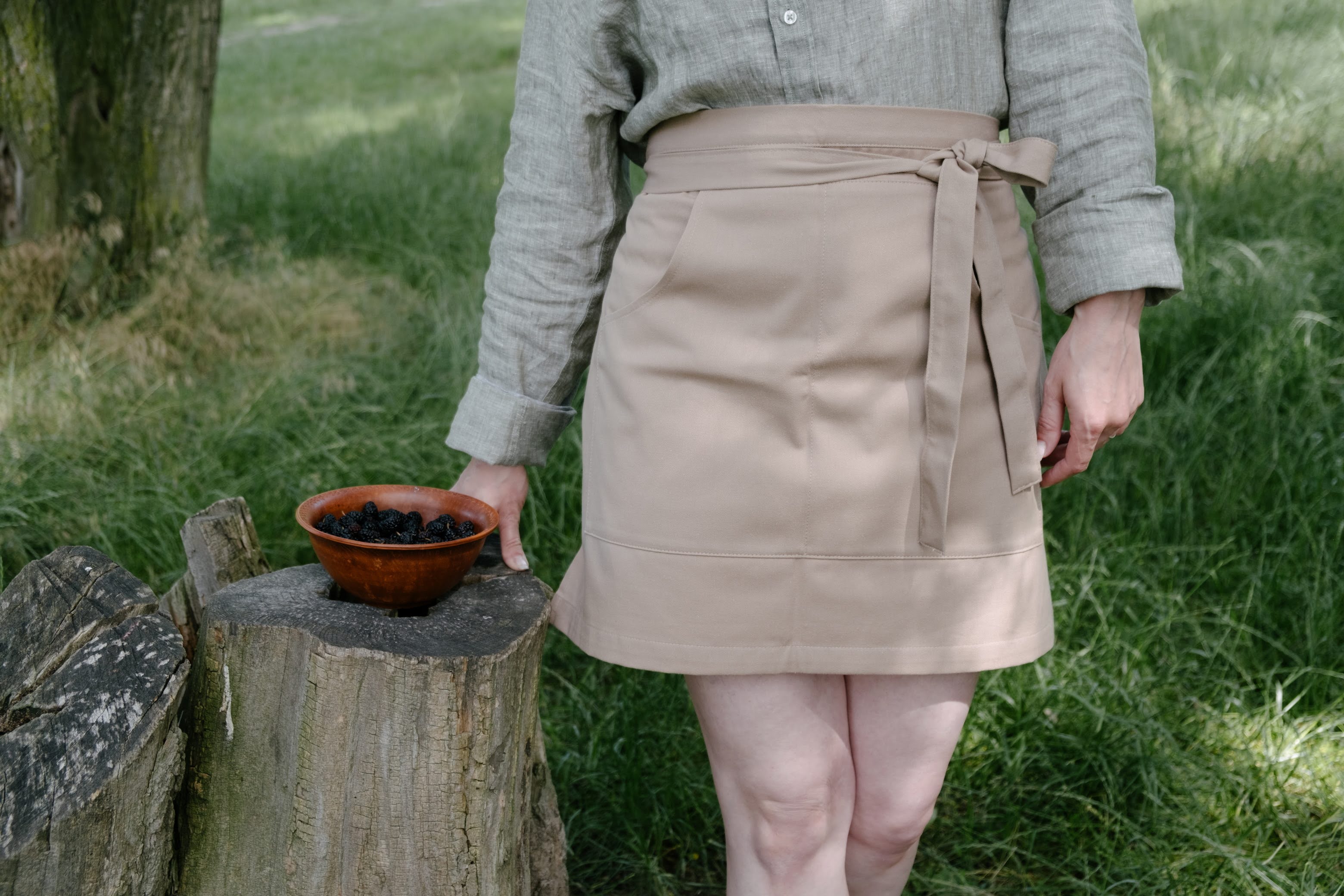 Beige Cotton Waist Apron, natural bistro apron half apron with pockets Personalized Embroidery Apron for women, men