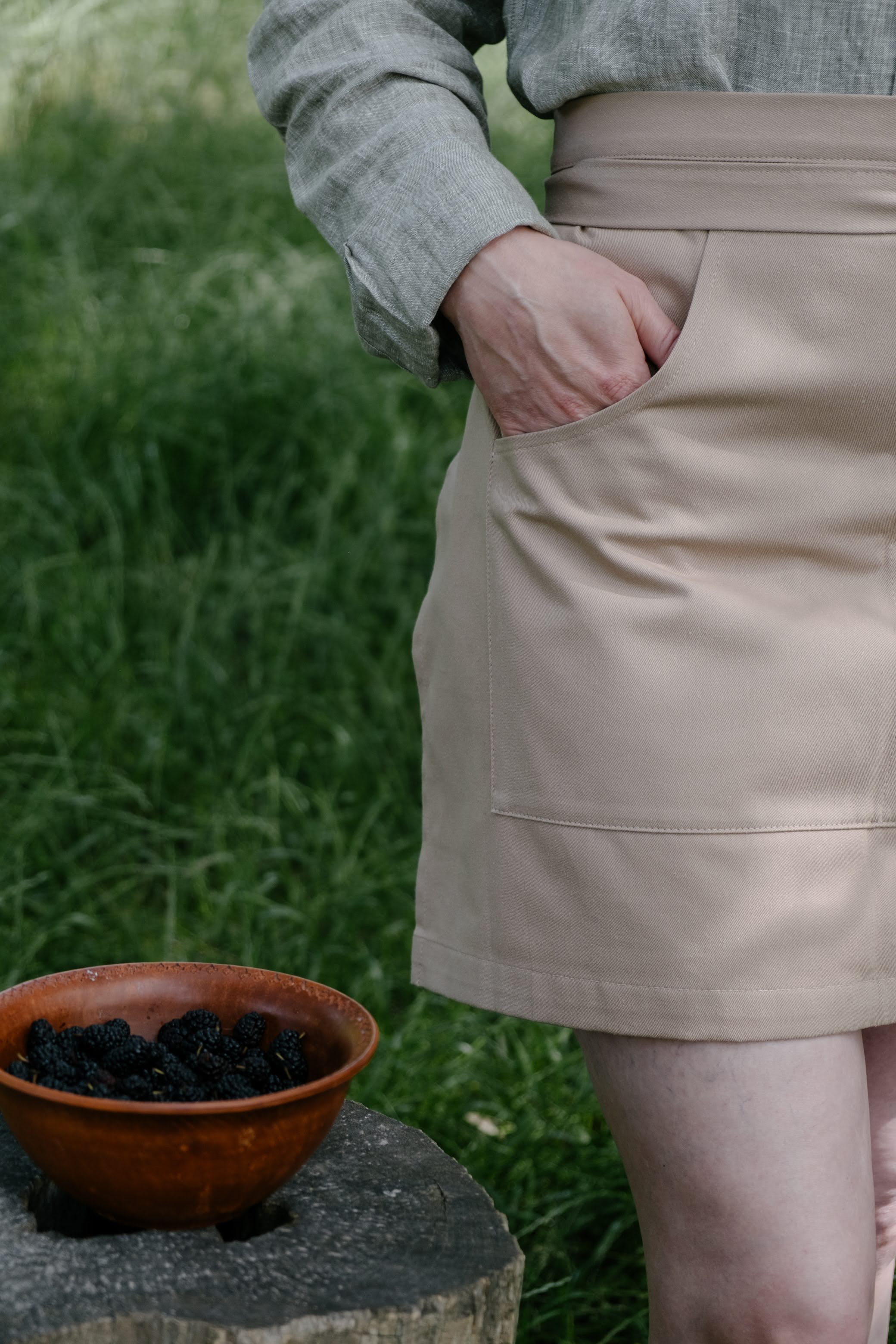 Beige Cotton Waist Apron, natural bistro apron half apron with pockets Personalized Embroidery Apron for women, men