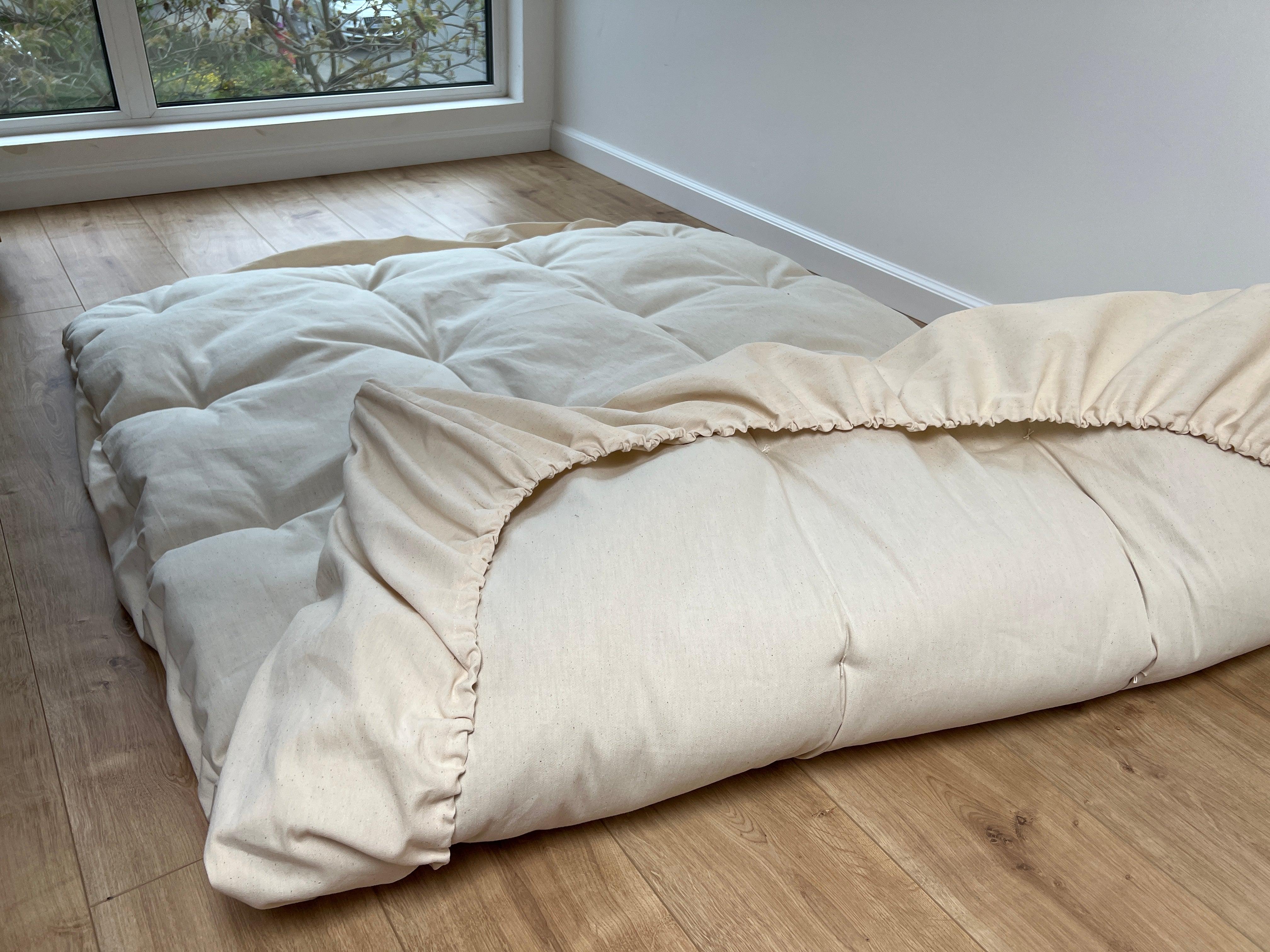 Special listing for Nicolette Castellano one hemp topper mattress pad 1.5" thickness in size 48"×75"