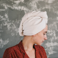 Special listing for Kaija Nealon one hair turban in white without embroidery, 2 oven mitts and 2 pot holders in light yellow linen