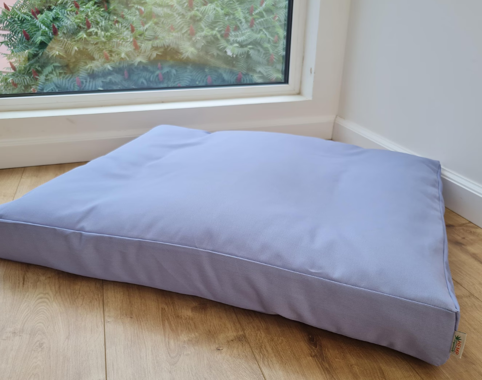 Special listing for Nicolette two 30in x 40in (75 x 100 cm) hemp pet beds with removable covers in moisture-repellent cotton in green and blue