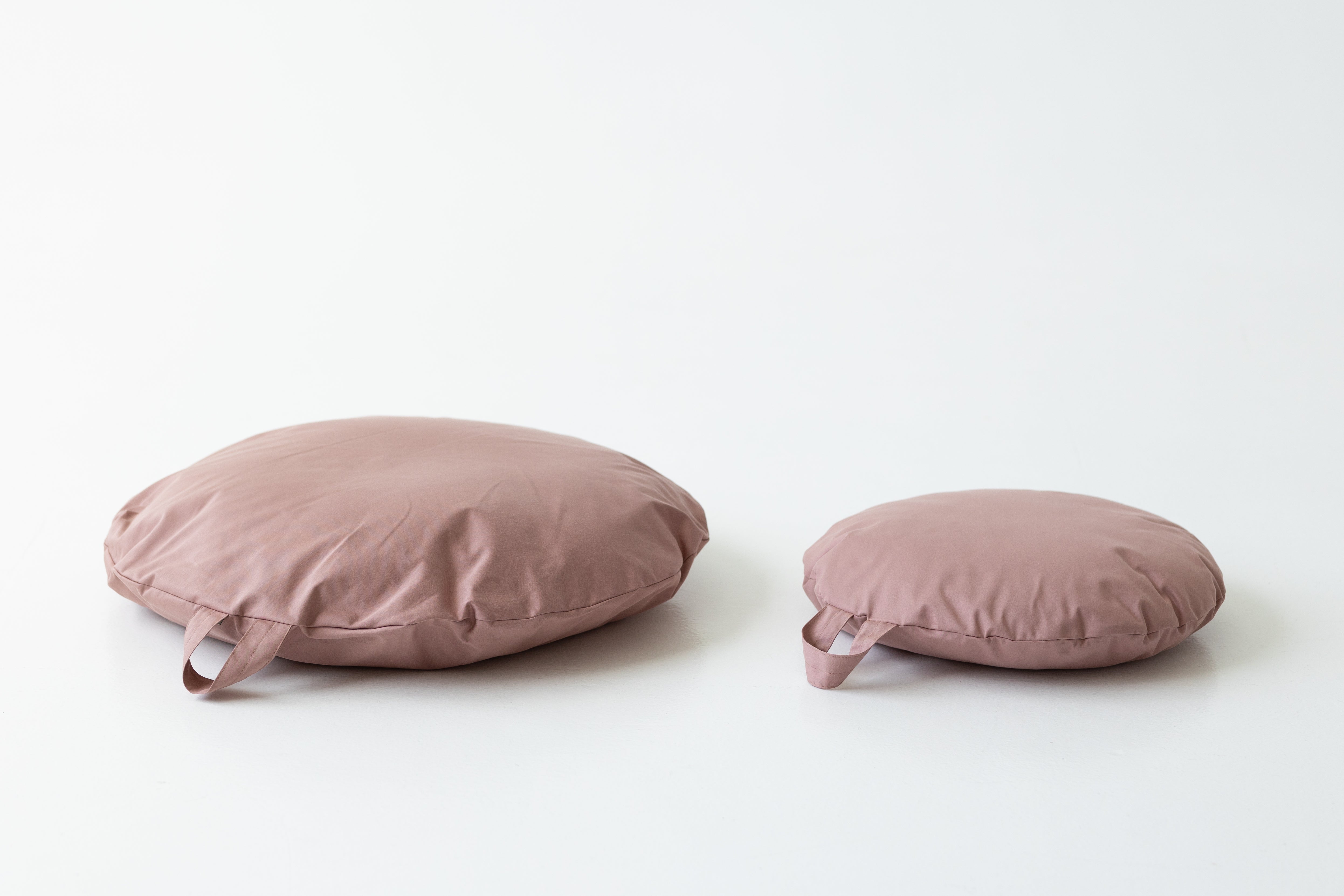Round Hemp Cushion with Hemp fiber filling / Removable Cover + handle natural Cotton fabric Eco Yoga Floor pillow Custom made Sitting pad