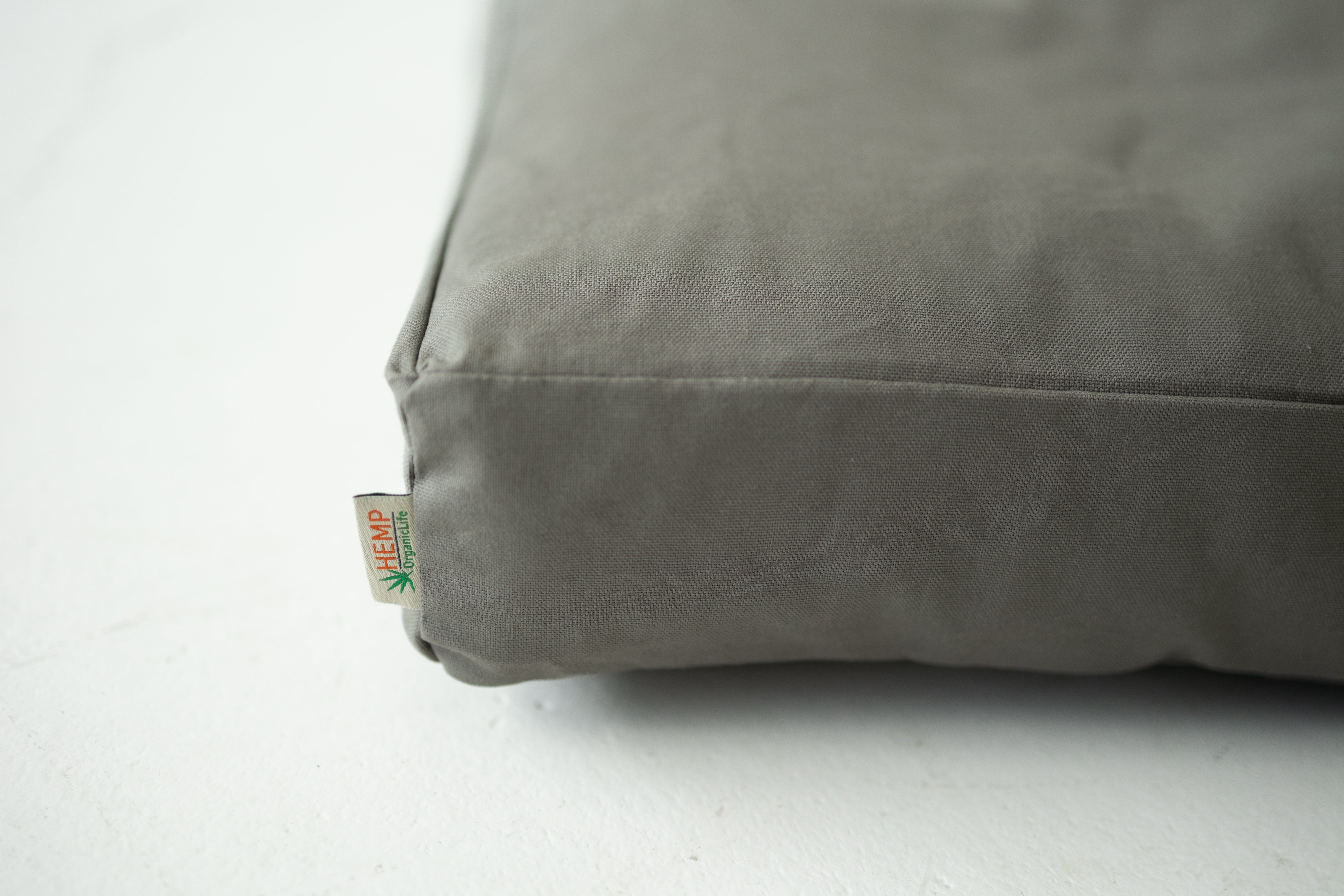 Hemp Pet Mat Pad with Removable Washable Water Repellent Cotton Cover Organic Hemp Fiber Filler in Cotton Fabric Padded Dog