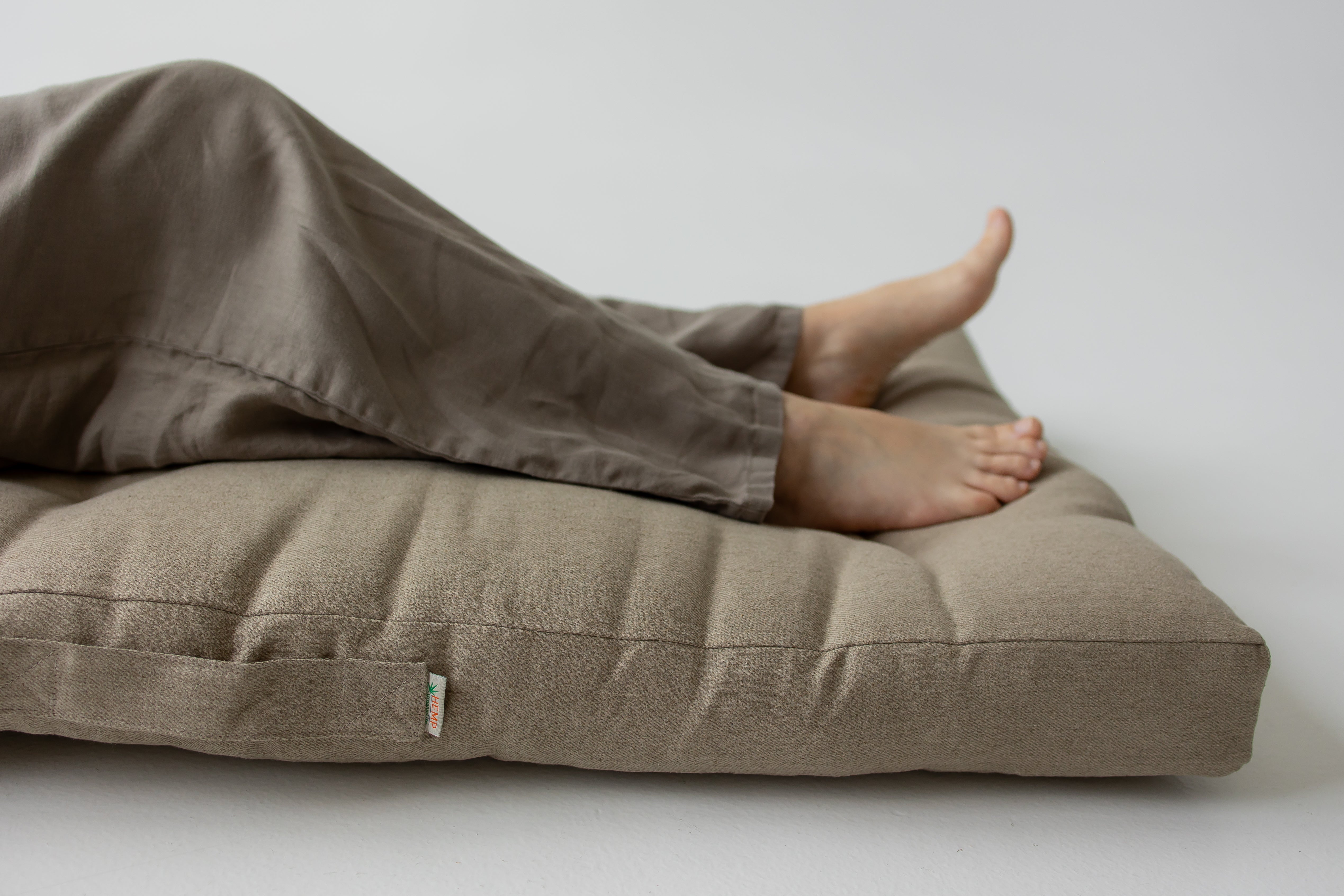 Hemp-filled Linen Shikibuton Mat organic Topper Futon with Hemp Fiber Filler inside in natural non-dyed Linen fabric 3โ thickn Roll-up Bed
