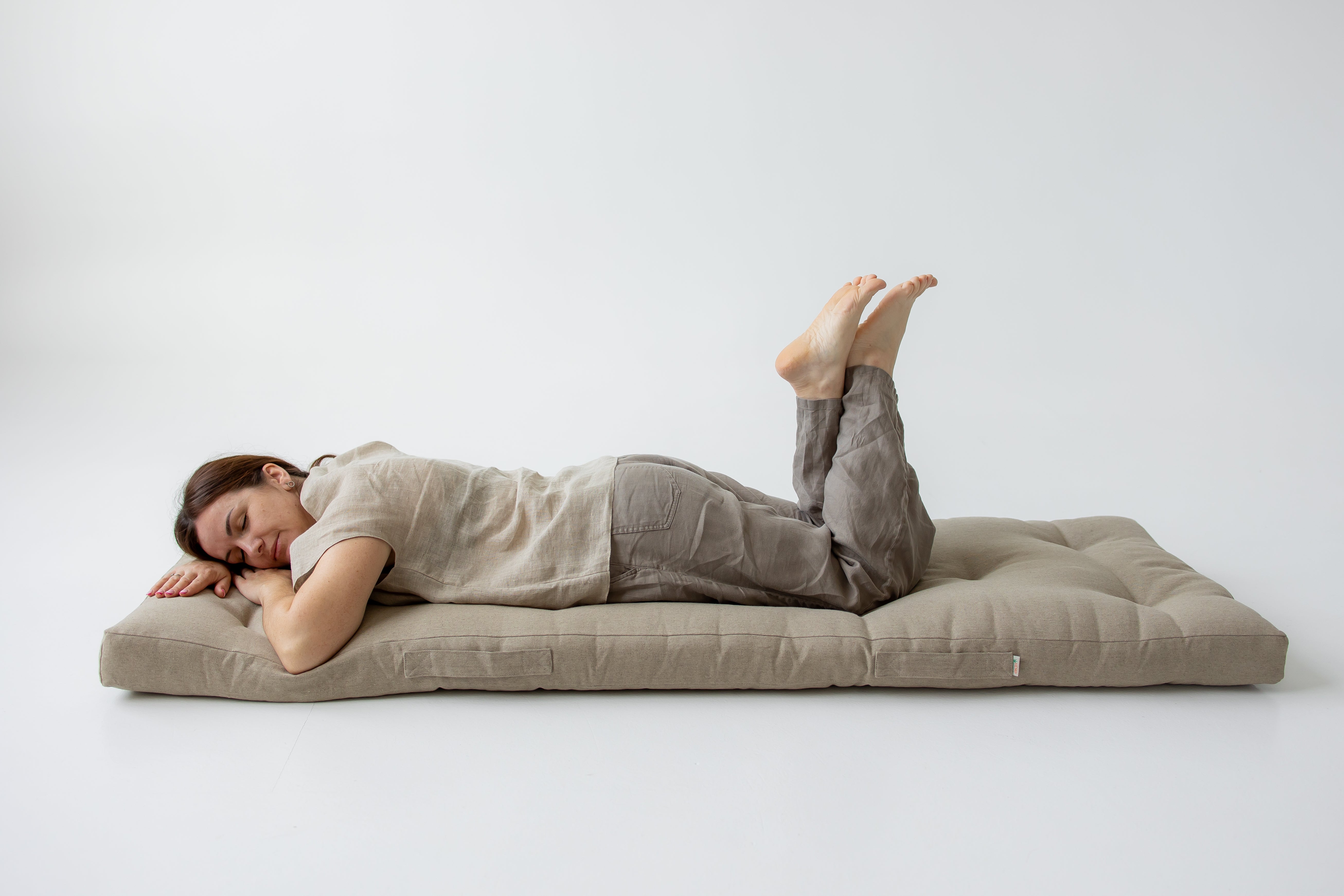Hemp-filled Linen Shikibuton Mat organic Topper Futon with Hemp Fiber Filler inside in natural non-dyed Linen fabric 3โ thickn Roll-up Bed