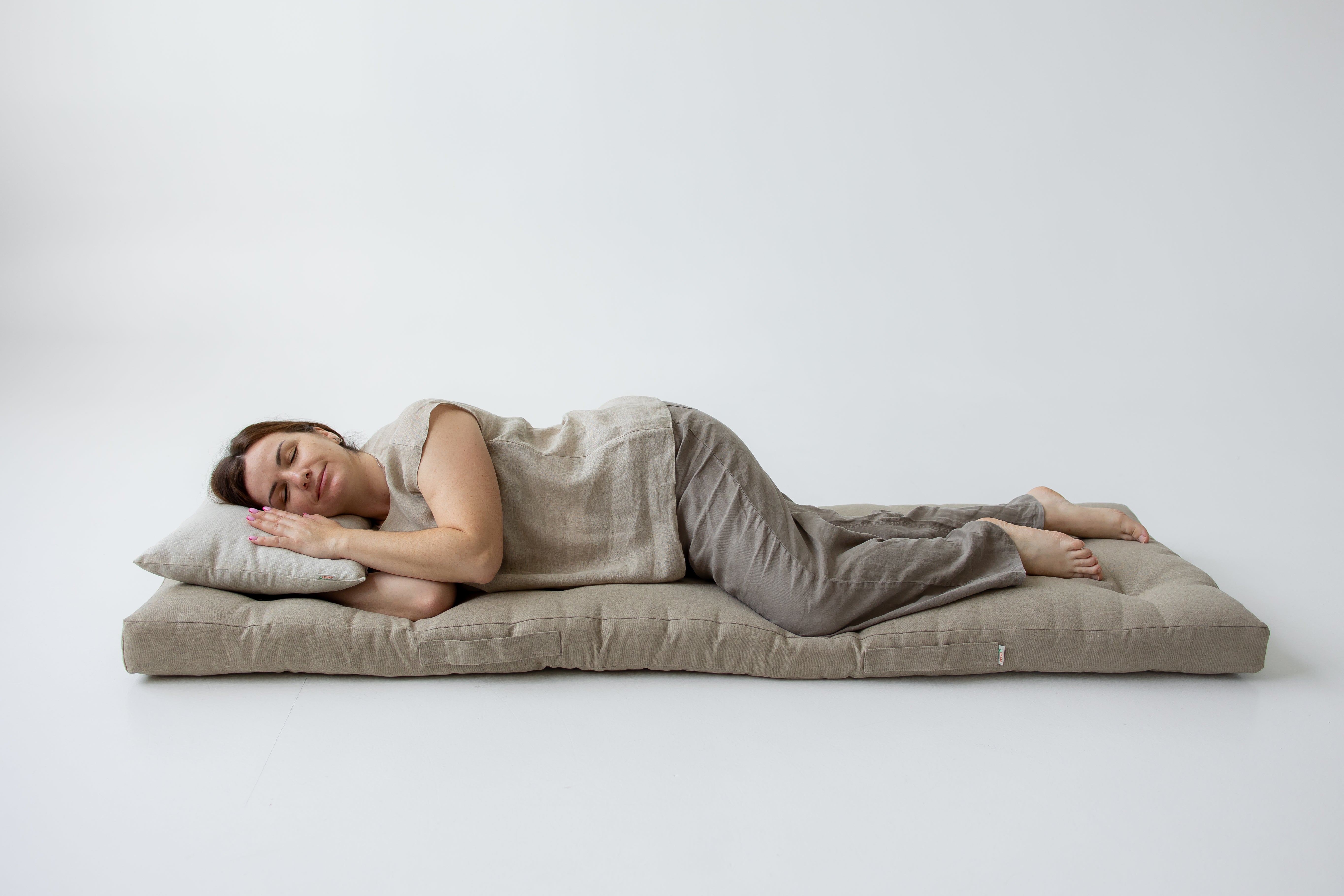 Hemp-filled Linen Shikibuton Mat organic Topper Futon with Hemp Fiber Filler inside in natural non-dyed Linen fabric 3โ thickn Roll-up Bed