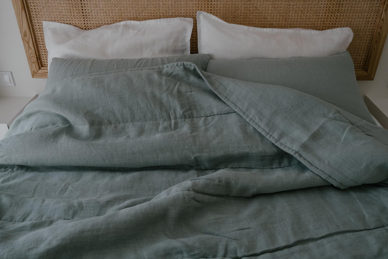 Breathable Hemp Linen Blanket filled organic HEMP FIBER filler in Linen fabric
