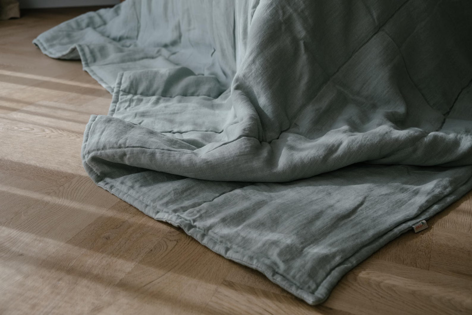 Breathable Hemp Linen Blanket filled organic HEMP FIBER filler in Linen fabric