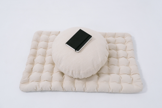 Beige Meditation Set Zafu & Zabuton with Buckwheat hulls with an additional covers