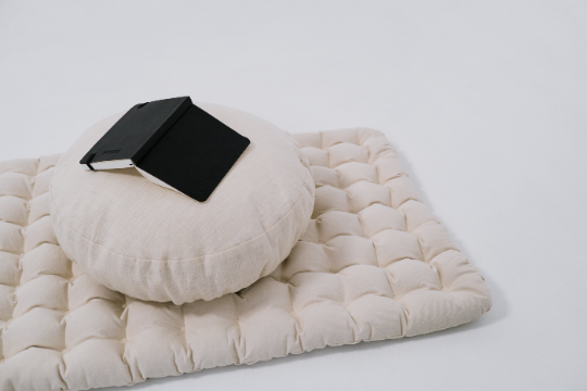 Beige Meditation Set Zafu & Zabuton with Buckwheat hulls with an additional covers