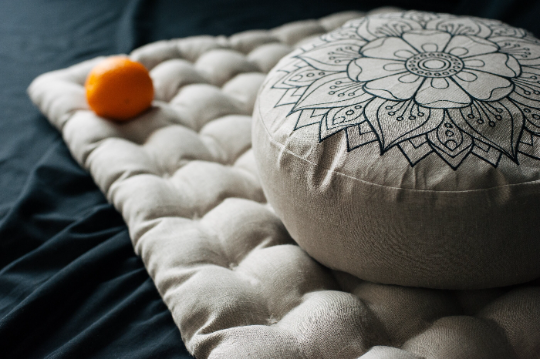 Embroidery Meditation Set Zafu & Zabuton with Buckwheat hulls Mandala Linen Floor cushions Meditation pillow pouf PillowSeat Yoga