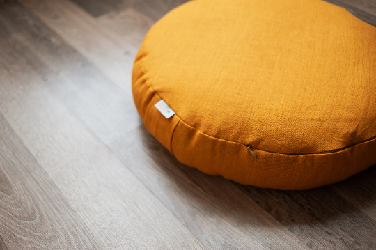 Zafu Linen floor cushion with Buckwheat hulls /Organic Meditation cushion/buckwheat/ pillow seat/Meditation cushion for Yoga studio