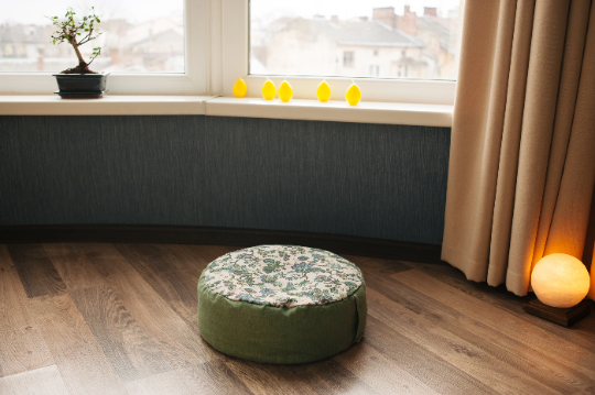 Zafu Linen floor cushion with Buckwheat hulls /Organic Meditation cushion/ pillow seat/Meditation pillow for Yoga studio
