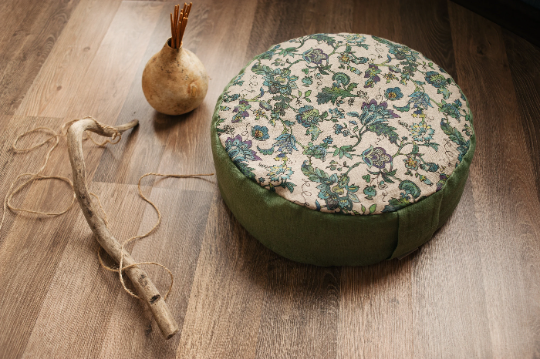 Zafu Linen floor cushion with Buckwheat hulls /Organic Meditation cushion/ pillow seat/Meditation pillow for Yoga studio