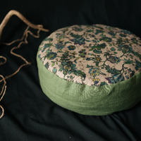 Zafu Linen floor cushion with Buckwheat hulls /Organic Meditation cushion/ pillow seat/Meditation pillow for Yoga studio