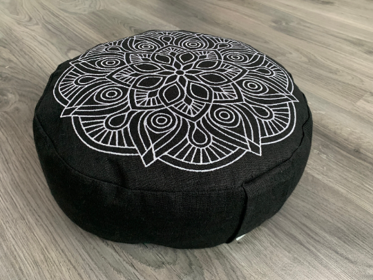 Embroidery Zafu Linen floor cushion with Buckwheat hulls /Organic Meditation cushion/ pillow seat/Meditation pillow for Yoga studio