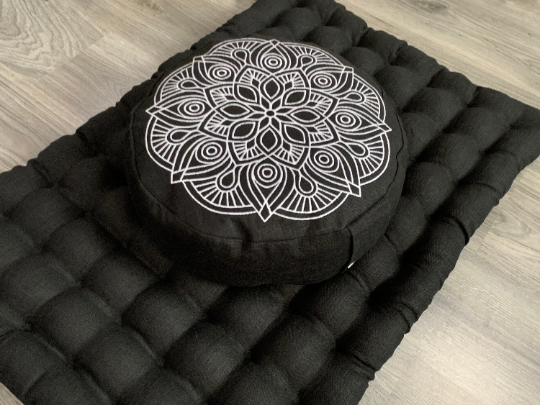Embroidery Zafu Linen floor cushion with Buckwheat hulls /Organic Meditation cushion/ pillow seat/Meditation pillow for Yoga studio