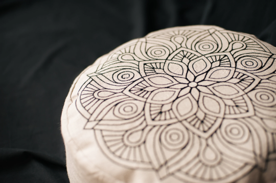 Embroidery Zafu Linen floor cushion with Buckwheat hulls /Organic Meditation cushion/ pillow seat/Meditation pillow for Yoga studio