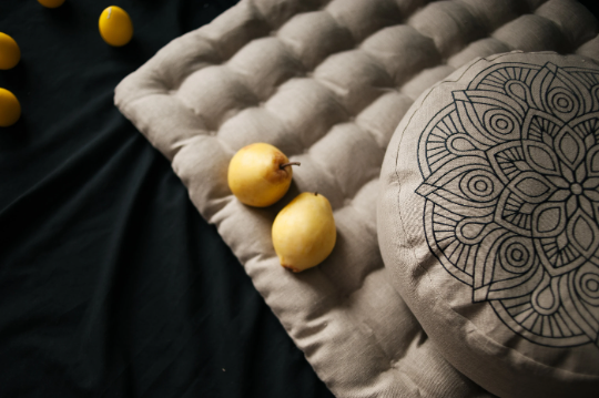 Embroidery Zafu Linen floor cushion with Buckwheat hulls /Organic Meditation cushion/ pillow seat/Meditation pillow for Yoga studio