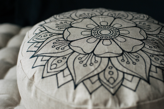 Embroidery Meditation Set Zafu & Zabuton with Buckwheat hulls Mandala Linen Floor cushions Meditation pillow pouf PillowSeat Yoga
