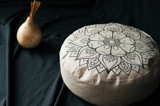 Embroidery Meditation Set Zafu & Zabuton with Buckwheat hulls Mandala Linen Floor cushions Meditation pillow pouf PillowSeat Yoga