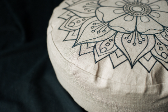 Embroidery Meditation Set Zafu & Zabuton with Buckwheat hulls Mandala Linen Floor cushions Meditation pillow pouf PillowSeat Yoga
