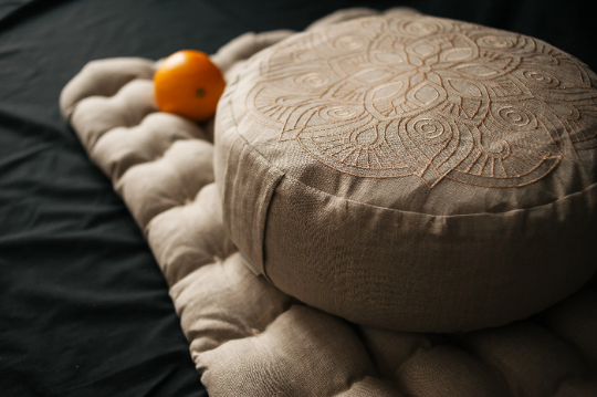 Embroidery Meditation Set Zafu & Zabuton with Buckwheat hulls Mandala Linen Floor cushions Meditation pillow pouf PillowSeat Yoga
