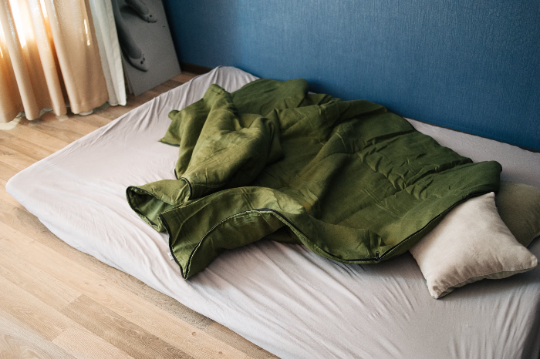 HEMP Sleeping bag "Forest Green" organic hemp fiber filling in natural linen fabric
