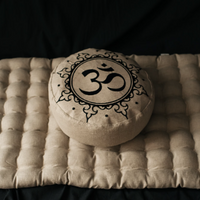 Embroidery Om Meditation Set Zafu & Zabuton with Buckwheat hulls Aum Linen Floor cushions Meditation pillow pouf PillowSeat Yoga