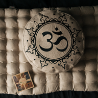 Embroidery Om Meditation Set Zafu & Zabuton with Buckwheat hulls Aum Linen Floor cushions Meditation pillow pouf PillowSeat Yoga