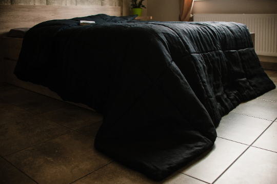 Black comforter online blanket