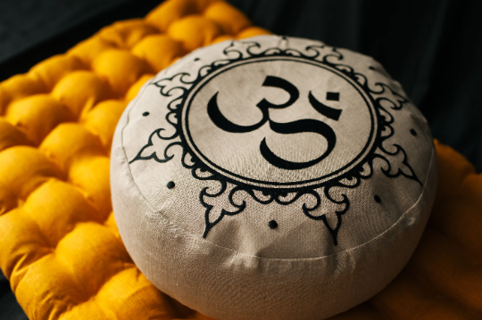 Embroidery Om Meditation Set Zafu & Zabuton with Buckwheat hulls Aum Linen Floor cushions Meditation pillow pouf PillowSeat Yoga