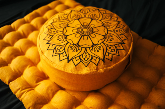 Embroidery mustard Meditation Set Zafu & Zabuton with Buckwheat hulls Mandala Linen Floor cushions Meditation pillow pouf PillowSeat Yoga