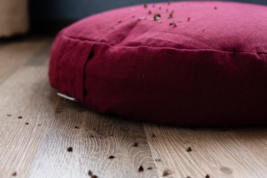 Maroon meditation cushions set Zafu and Zabuton with buckwheat hulls floor pillow Zen yoga space