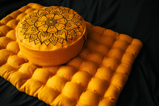Embroidery mustard Meditation Set Zafu & Zabuton with Buckwheat hulls Mandala Linen Floor cushions Meditation pillow pouf PillowSeat Yoga