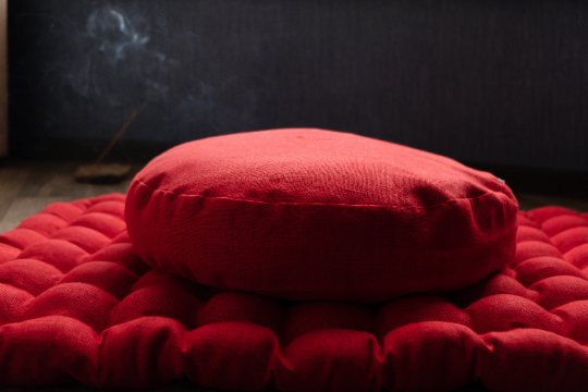 Meditation Set Zafu & Zabuton with Buckwheat hulls Red Linen Floor cushions Meditation pillow Meditation cushion Pillow Seat Yoga