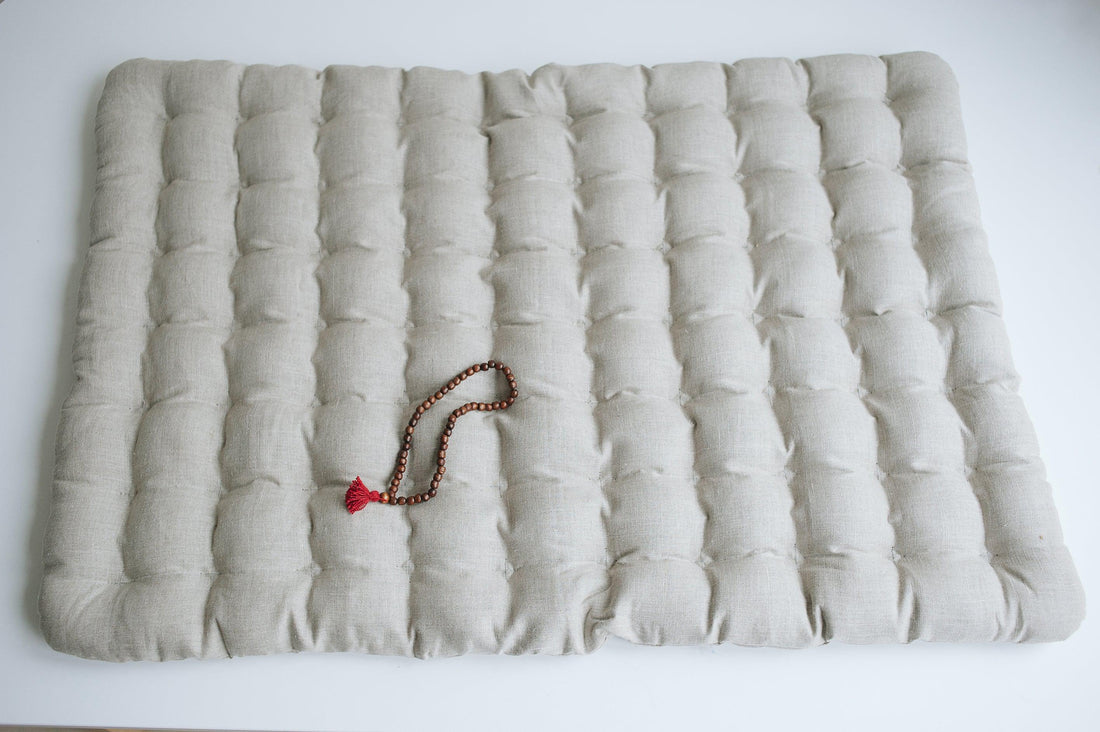 Linen Floor cushion with Buckwheat hulls Meditation zabuton/ for Yoga studio/ Massage Orthopedic pillow